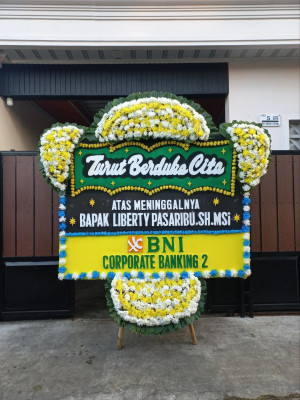 Papan Bunga Duka di Nunggawi