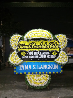 Papan Bunga Duka di Nunggawi